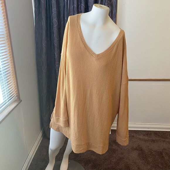 Shelia Rose Tops - Sheila Rose Tan Waffle Knit 3/4 sleeves V-neck tunic, size 2X